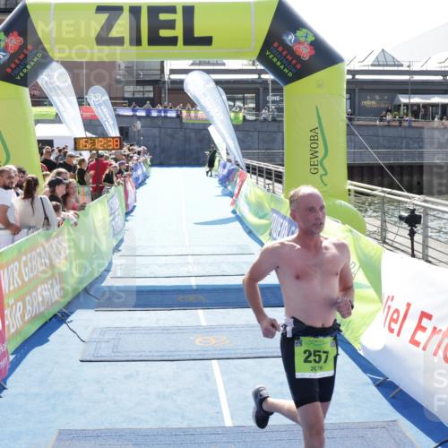10.08.2025 - GEWOBA Citytriathlon Bremen H.Heesch http://msf.ph/oto/8553400 10.08.2025 15:12:42 Ziel 257 meine-sportfotos.de