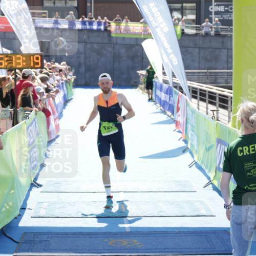 10.08.2025 - GEWOBA Citytriathlon Bremen H.Heesch http://msf.ph/oto/8553416 10.08.2025 15:13:23 Ziel 127 meine-sportfotos.de