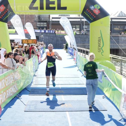 10.08.2025 - GEWOBA Citytriathlon Bremen H.Heesch http://msf.ph/oto/8553431 10.08.2025 15:13:23 Ziel 127 meine-sportfotos.de