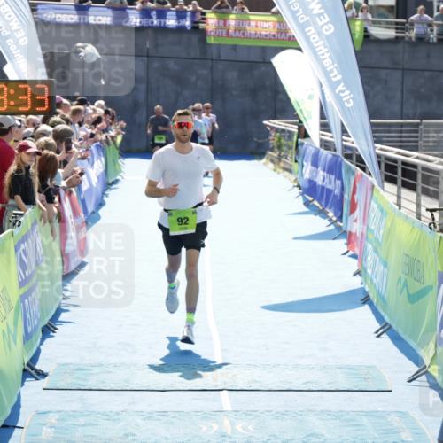 10.08.2025 - GEWOBA Citytriathlon Bremen H.Heesch http://msf.ph/oto/8553441 10.08.2025 15:13:37 Ziel 92, 116 meine-sportfotos.de