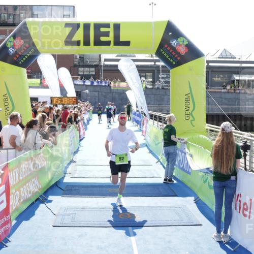 10.08.2025 - GEWOBA Citytriathlon Bremen H.Heesch http://msf.ph/oto/8553455 10.08.2025 15:13:38 Ziel 62, 92, 116, 146, 255 meine-sportfotos.de