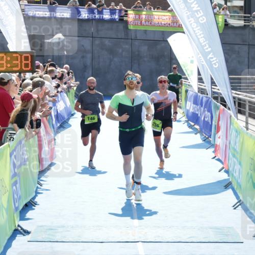 10.08.2025 - GEWOBA Citytriathlon Bremen H.Heesch http://msf.ph/oto/8553462 10.08.2025 15:13:42 Ziel 62, 92, 116, 146, 255 meine-sportfotos.de