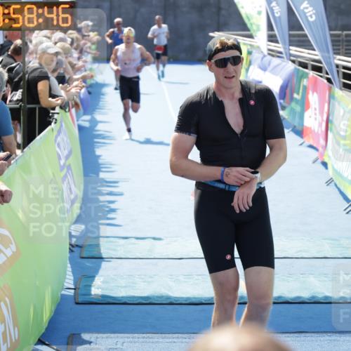 10.08.2025 - GEWOBA Citytriathlon Bremen H.Heesch http://msf.ph/oto/8553464 10.08.2025 13:58:49 Ziel 703, 713 meine-sportfotos.de