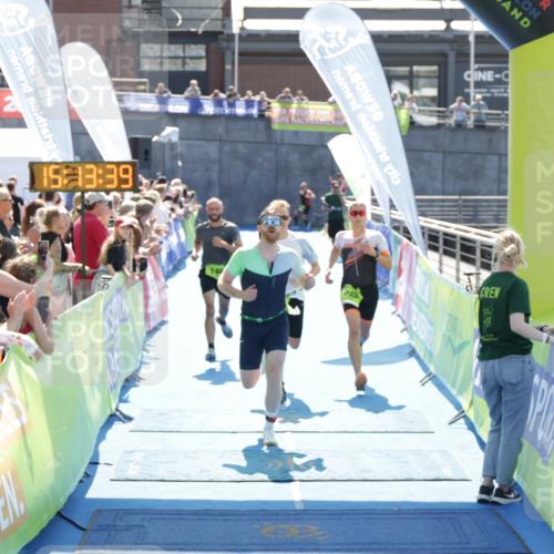10.08.2025 - GEWOBA Citytriathlon Bremen H.Heesch http://msf.ph/oto/8553470 10.08.2025 15:13:43 Ziel 62, 92, 116, 146, 255 meine-sportfotos.de