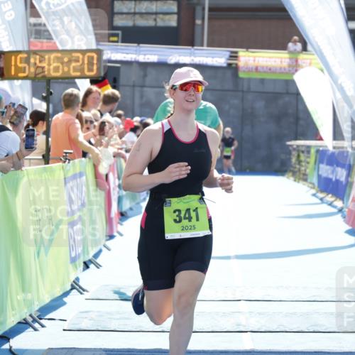 10.08.2025 - GEWOBA Citytriathlon Bremen H.Heesch http://msf.ph/oto/8553481 10.08.2025 15:46:24 Ziel 206, 341 meine-sportfotos.de