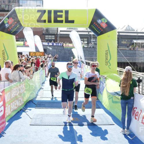 10.08.2025 - GEWOBA Citytriathlon Bremen H.Heesch http://msf.ph/oto/8553483 10.08.2025 15:13:44 Ziel 62, 92, 116, 146, 255 meine-sportfotos.de