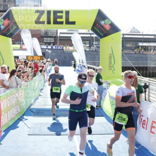 10.08.2025 - GEWOBA Citytriathlon Bremen H.Heesch http://msf.ph/oto/8553489 10.08.2025 15:13:45 Ziel 62, 92, 116, 146, 255 meine-sportfotos.de