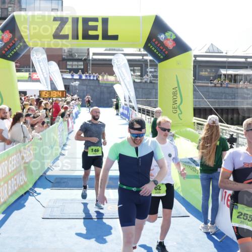 10.08.2025 - GEWOBA Citytriathlon Bremen H.Heesch http://msf.ph/oto/8553491 10.08.2025 15:13:45 Ziel 62, 92, 116, 146, 255 meine-sportfotos.de