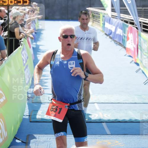 10.08.2025 - GEWOBA Citytriathlon Bremen H.Heesch http://msf.ph/oto/8553498 10.08.2025 13:58:58 Ziel 713, 851, 879 meine-sportfotos.de