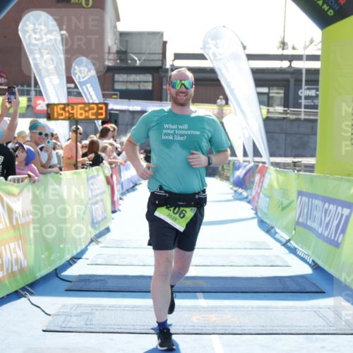 10.08.2025 - GEWOBA Citytriathlon Bremen H.Heesch http://msf.ph/oto/8553500 10.08.2025 15:46:27 Ziel 206, 341 meine-sportfotos.de