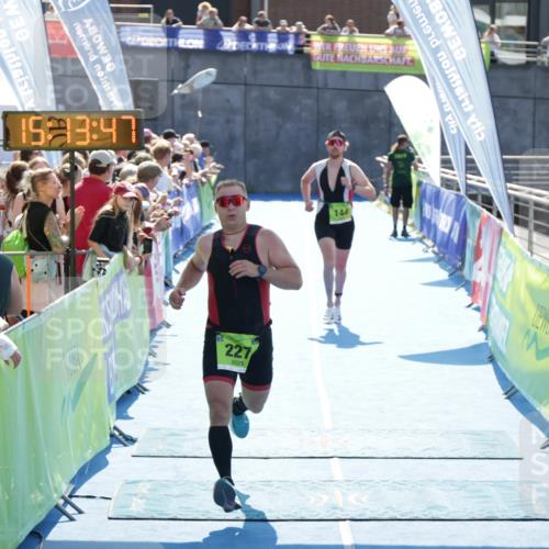 10.08.2025 - GEWOBA Citytriathlon Bremen H.Heesch http://msf.ph/oto/8553506 10.08.2025 15:13:51 Ziel 62, 144, 146, 227, 255 meine-sportfotos.de