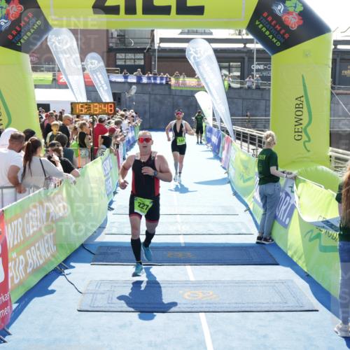 10.08.2025 - GEWOBA Citytriathlon Bremen H.Heesch http://msf.ph/oto/8553510 10.08.2025 15:13:52 Ziel 144, 227 meine-sportfotos.de