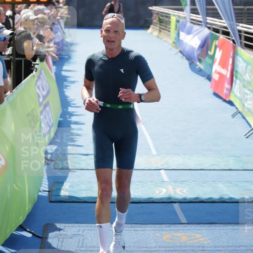 10.08.2025 - GEWOBA Citytriathlon Bremen H.Heesch http://msf.ph/oto/8553524 10.08.2025 13:59:32 Ziel 650, 828, 855 meine-sportfotos.de