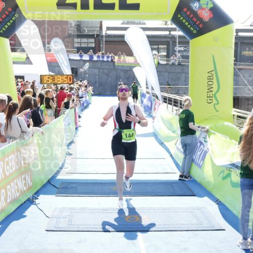 10.08.2025 - GEWOBA Citytriathlon Bremen H.Heesch http://msf.ph/oto/8553530 10.08.2025 15:13:54 Ziel 144, 227 meine-sportfotos.de