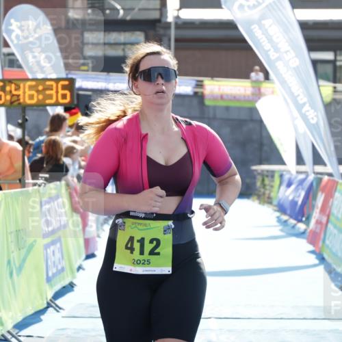 10.08.2025 - GEWOBA Citytriathlon Bremen H.Heesch http://msf.ph/oto/8553534 10.08.2025 15:46:40 Ziel 412, 430 meine-sportfotos.de