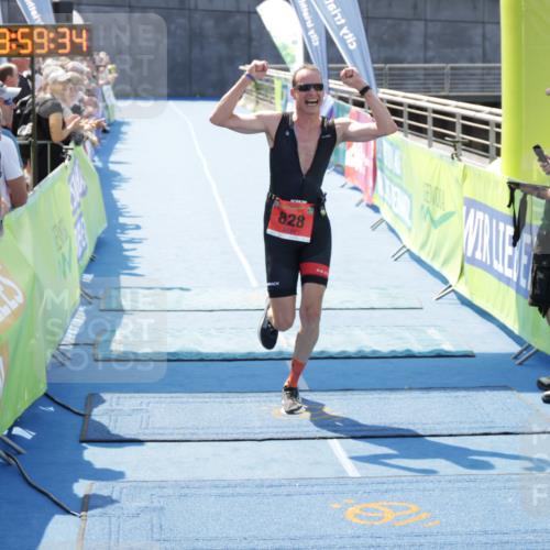 10.08.2025 - GEWOBA Citytriathlon Bremen H.Heesch http://msf.ph/oto/8553543 10.08.2025 13:59:38 Ziel 828, 855 meine-sportfotos.de