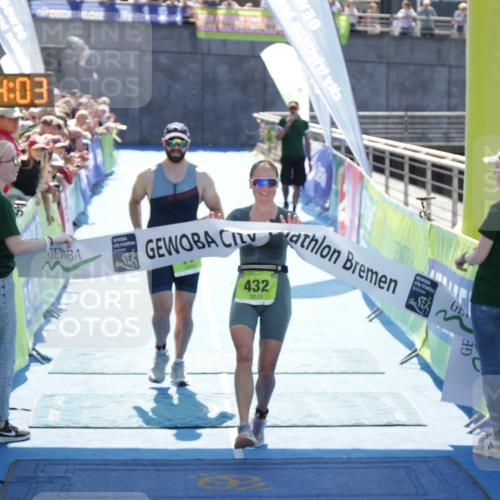 10.08.2025 - GEWOBA Citytriathlon Bremen H.Heesch http://msf.ph/oto/8553553 10.08.2025 15:14:07 Ziel 77, 432 meine-sportfotos.de