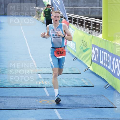 10.08.2025 - GEWOBA Citytriathlon Bremen H.Heesch http://msf.ph/oto/8553555 10.08.2025 14:00:07 Ziel 633 meine-sportfotos.de