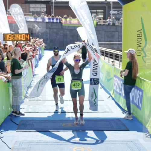 10.08.2025 - GEWOBA Citytriathlon Bremen H.Heesch http://msf.ph/oto/8553556 10.08.2025 15:14:07 Ziel 77, 432 meine-sportfotos.de