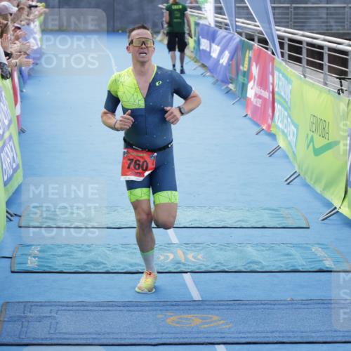 10.08.2025 - GEWOBA Citytriathlon Bremen H.Heesch http://msf.ph/oto/8553570 10.08.2025 14:00:26 Ziel 760 meine-sportfotos.de