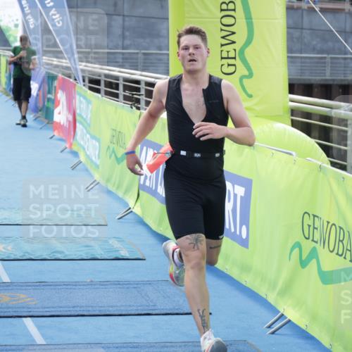 10.08.2025 - GEWOBA Citytriathlon Bremen H.Heesch http://msf.ph/oto/8553590 10.08.2025 14:00:38 Ziel 641, 943 meine-sportfotos.de