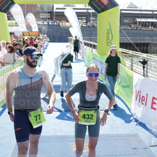 10.08.2025 - GEWOBA Citytriathlon Bremen H.Heesch http://msf.ph/oto/8553595 10.08.2025 15:14:12 Ziel 77, 432 meine-sportfotos.de