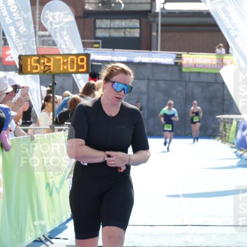 10.08.2025 - GEWOBA Citytriathlon Bremen H.Heesch http://msf.ph/oto/8553596 10.08.2025 15:47:13 Ziel 434, 437 meine-sportfotos.de