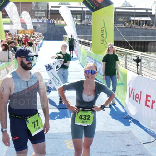 10.08.2025 - GEWOBA Citytriathlon Bremen H.Heesch http://msf.ph/oto/8553599 10.08.2025 15:14:12 Ziel 77, 432 meine-sportfotos.de