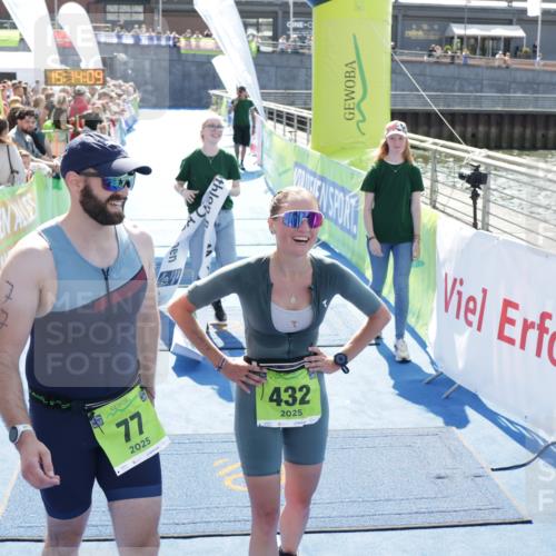 10.08.2025 - GEWOBA Citytriathlon Bremen H.Heesch http://msf.ph/oto/8553602 10.08.2025 15:14:13 Ziel 77, 432 meine-sportfotos.de
