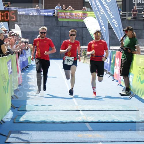 10.08.2025 - GEWOBA Citytriathlon Bremen H.Heesch http://msf.ph/oto/8553604 10.08.2025 14:01:09 Ziel 1026 meine-sportfotos.de