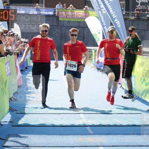 10.08.2025 - GEWOBA Citytriathlon Bremen H.Heesch http://msf.ph/oto/8553607 10.08.2025 14:01:09 Ziel 1026 meine-sportfotos.de