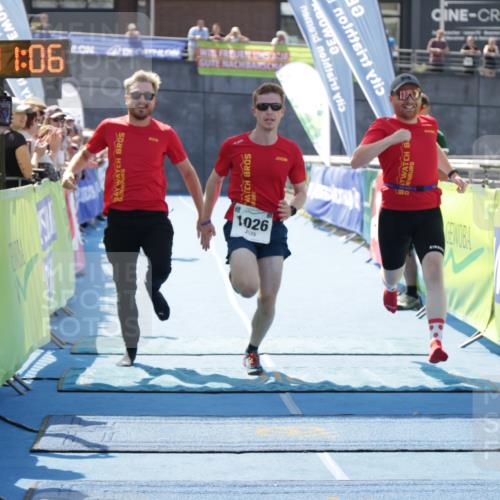 10.08.2025 - GEWOBA Citytriathlon Bremen H.Heesch http://msf.ph/oto/8553610 10.08.2025 14:01:09 Ziel 1026 meine-sportfotos.de