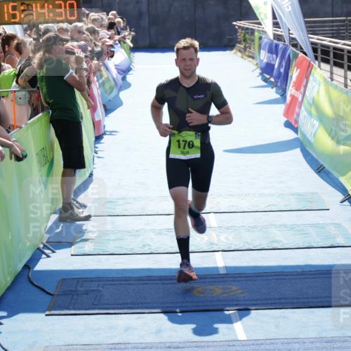 10.08.2025 - GEWOBA Citytriathlon Bremen H.Heesch http://msf.ph/oto/8553628 10.08.2025 15:14:34 Ziel 170 meine-sportfotos.de