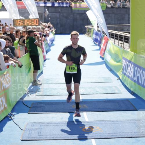 10.08.2025 - GEWOBA Citytriathlon Bremen H.Heesch http://msf.ph/oto/8553630 10.08.2025 15:14:34 Ziel 170 meine-sportfotos.de