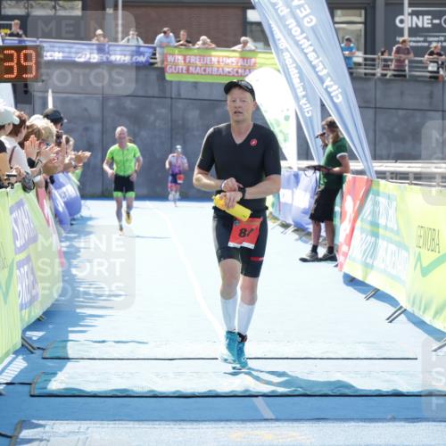 10.08.2025 - GEWOBA Citytriathlon Bremen H.Heesch http://msf.ph/oto/8553653 10.08.2025 14:01:42 Ziel 846 meine-sportfotos.de