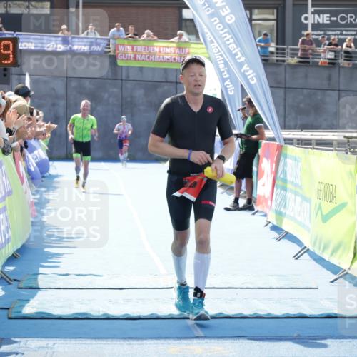 10.08.2025 - GEWOBA Citytriathlon Bremen H.Heesch http://msf.ph/oto/8553655 10.08.2025 14:01:43 Ziel 846, 889 meine-sportfotos.de