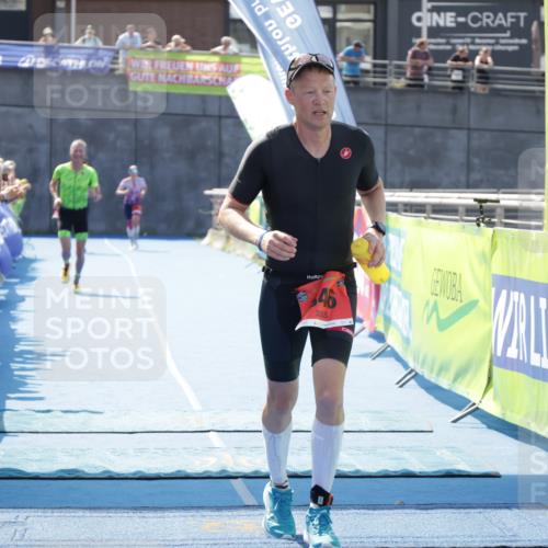 10.08.2025 - GEWOBA Citytriathlon Bremen H.Heesch http://msf.ph/oto/8553661 10.08.2025 14:01:43 Ziel 846, 889 meine-sportfotos.de