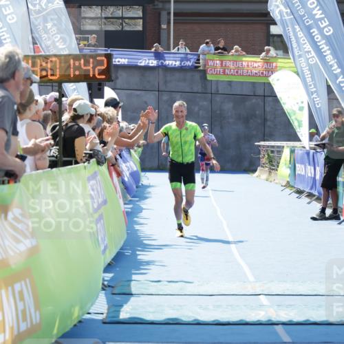 10.08.2025 - GEWOBA Citytriathlon Bremen H.Heesch http://msf.ph/oto/8553662 10.08.2025 14:01:46 Ziel 846, 889 meine-sportfotos.de