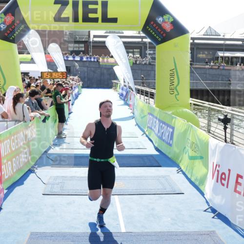 10.08.2025 - GEWOBA Citytriathlon Bremen H.Heesch http://msf.ph/oto/8553664 10.08.2025 15:14:57 Ziel 48 meine-sportfotos.de