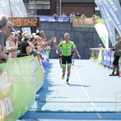 10.08.2025 - GEWOBA Citytriathlon Bremen H.Heesch http://msf.ph/oto/8553665 10.08.2025 14:01:46 Ziel 846, 889 meine-sportfotos.de