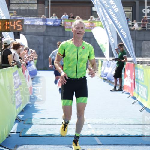 10.08.2025 - GEWOBA Citytriathlon Bremen H.Heesch http://msf.ph/oto/8553679 10.08.2025 14:01:49 Ziel 680, 846, 889, 951 meine-sportfotos.de