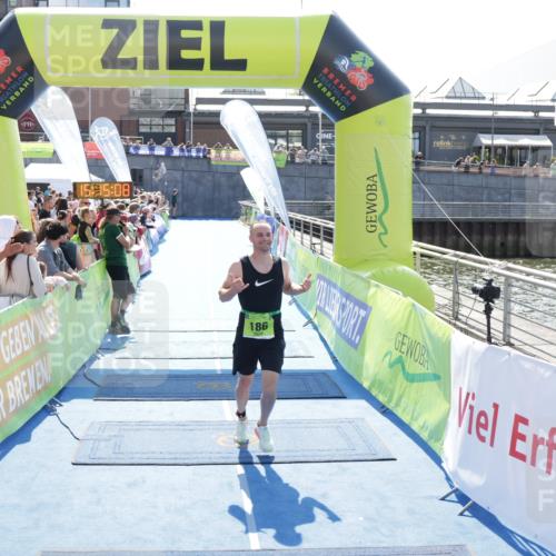 10.08.2025 - GEWOBA Citytriathlon Bremen H.Heesch http://msf.ph/oto/8553699 10.08.2025 15:15:12 Ziel 186, 254 meine-sportfotos.de
