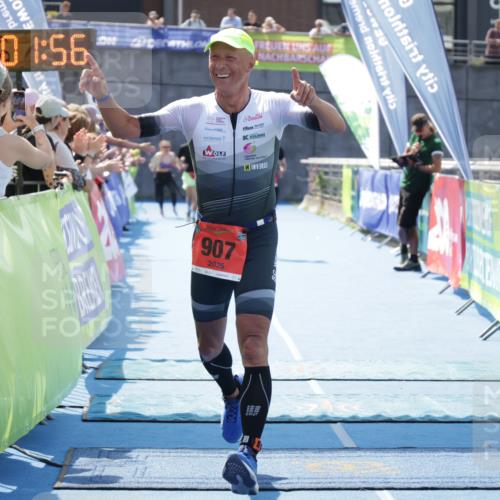 10.08.2025 - GEWOBA Citytriathlon Bremen H.Heesch http://msf.ph/oto/8553717 10.08.2025 14:02:00 Ziel 661, 680, 907, 951 meine-sportfotos.de