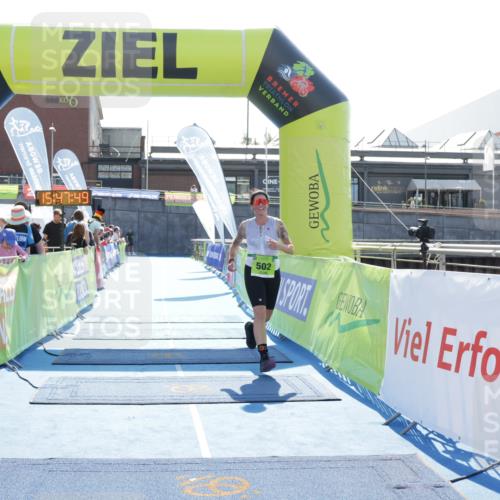10.08.2025 - GEWOBA Citytriathlon Bremen H.Heesch http://msf.ph/oto/8553718 10.08.2025 15:47:53 Ziel 502 meine-sportfotos.de