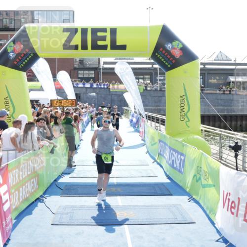 10.08.2025 - GEWOBA Citytriathlon Bremen H.Heesch http://msf.ph/oto/8553733 10.08.2025 15:15:27 Ziel 46, 64, 68, 217, 229 meine-sportfotos.de