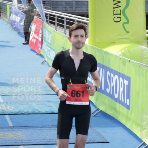 10.08.2025 - GEWOBA Citytriathlon Bremen H.Heesch http://msf.ph/oto/8553740 10.08.2025 14:02:05 Ziel 597, 627, 661, 907, 912, 1011 meine-sportfotos.de