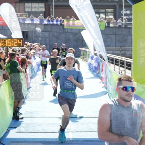 10.08.2025 - GEWOBA Citytriathlon Bremen H.Heesch http://msf.ph/oto/8553742 10.08.2025 15:15:28 Ziel 46, 64, 68, 136, 217, 229 meine-sportfotos.de