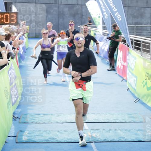 10.08.2025 - GEWOBA Citytriathlon Bremen H.Heesch http://msf.ph/oto/8553743 10.08.2025 14:02:06 Ziel 597, 627, 661, 907, 912, 1011 meine-sportfotos.de