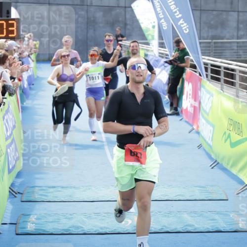 10.08.2025 - GEWOBA Citytriathlon Bremen H.Heesch http://msf.ph/oto/8553746 10.08.2025 14:02:07 Ziel 597, 627, 661, 912, 1011 meine-sportfotos.de