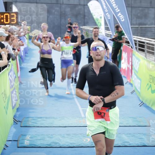 10.08.2025 - GEWOBA Citytriathlon Bremen H.Heesch http://msf.ph/oto/8553749 10.08.2025 14:02:07 Ziel 597, 627, 661, 912, 1011 meine-sportfotos.de